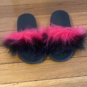 Girls pink and black slides size 29
